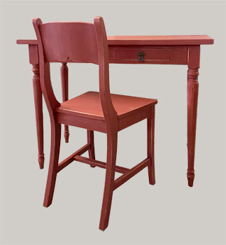 Sorvattujalkainen punainen pöytä
