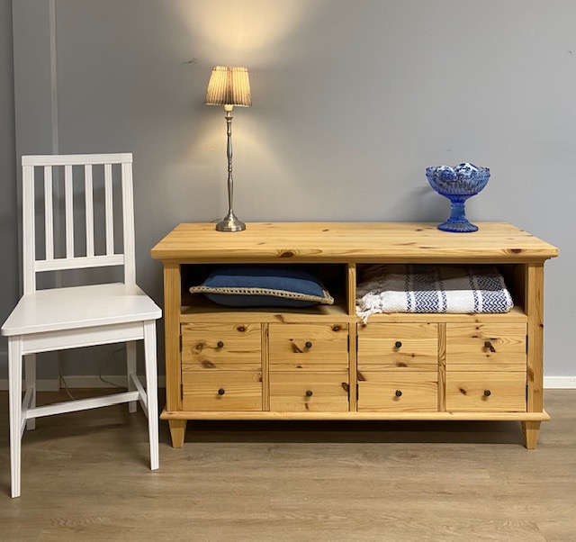 Verona TV-taso, mäntyä