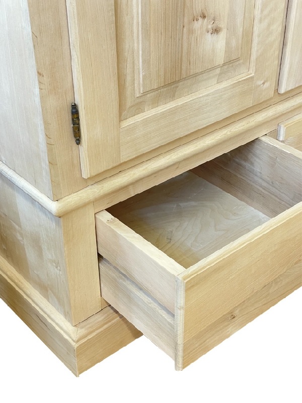 Isännänvaatekaappi