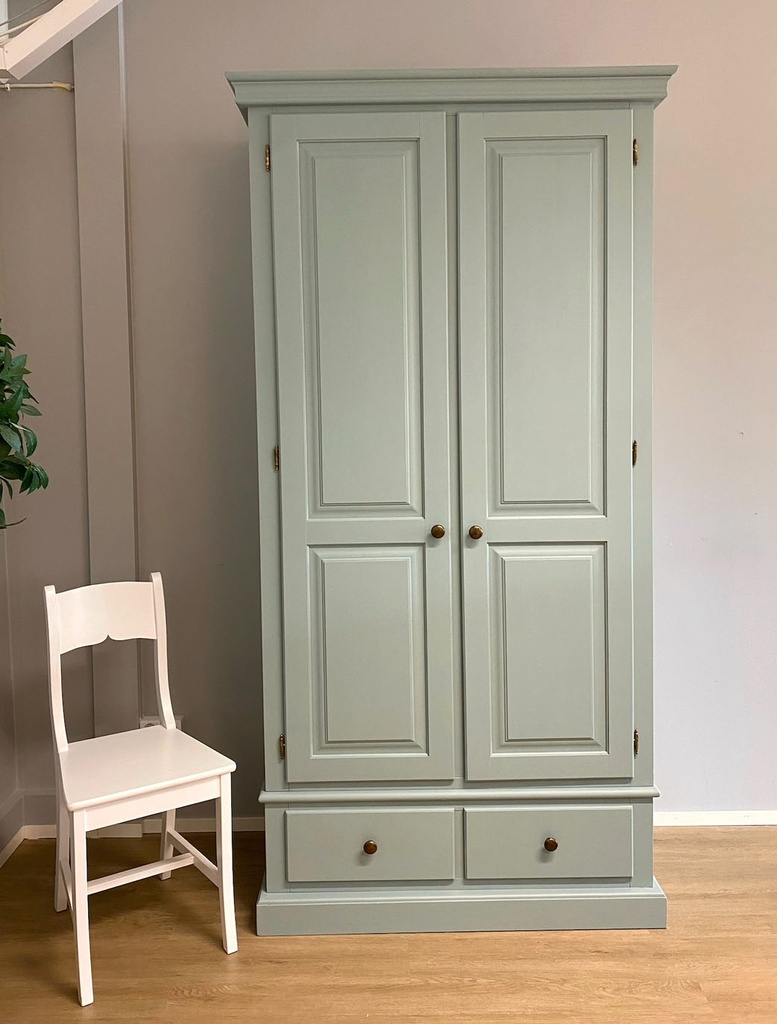 Isännänvaatekaappi