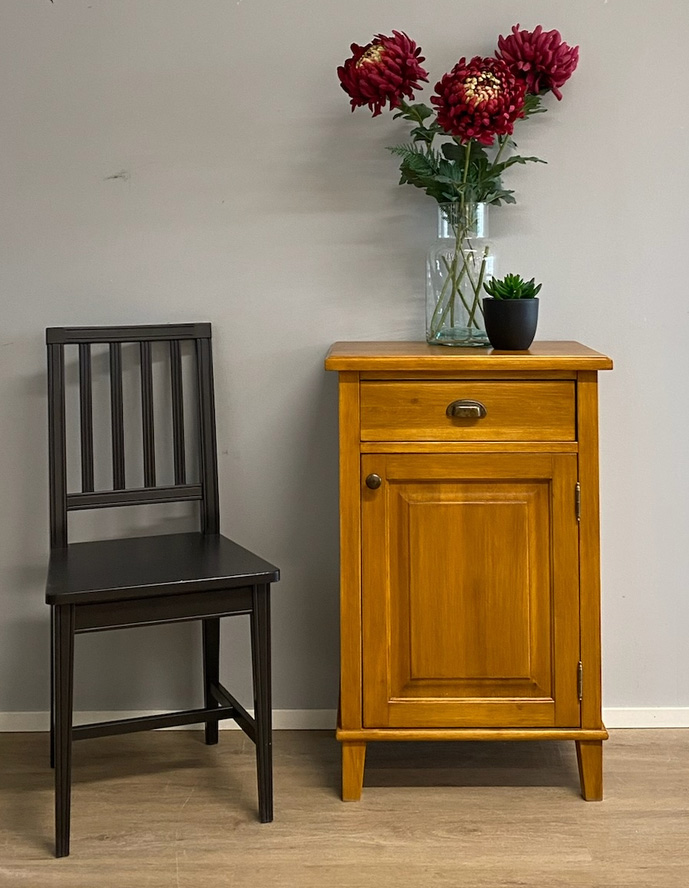 Komuutti yhdellä ovella (55x38x85)