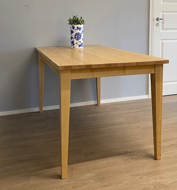 Ruokapöytä, 135x80 cm