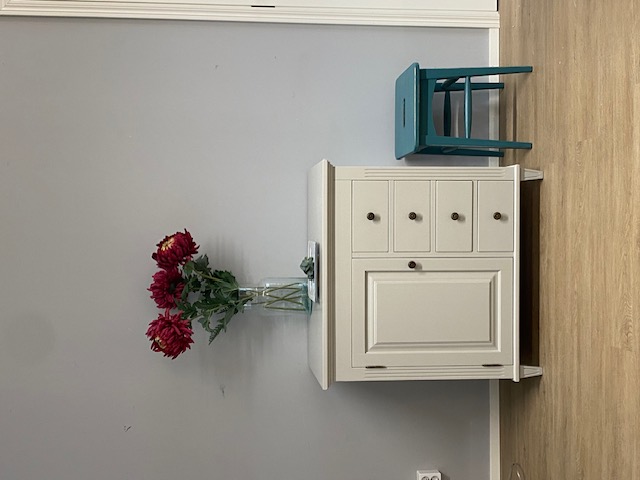 Komuutti allaskaapiksi (ovi+ 4-ltk)