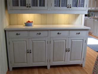 Pieni rokokoo-lankavedin, asymmetrinen