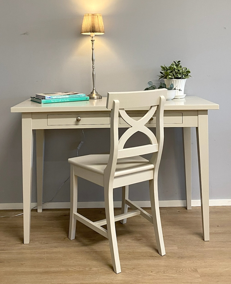 Kirjoituspöytä (100x50)