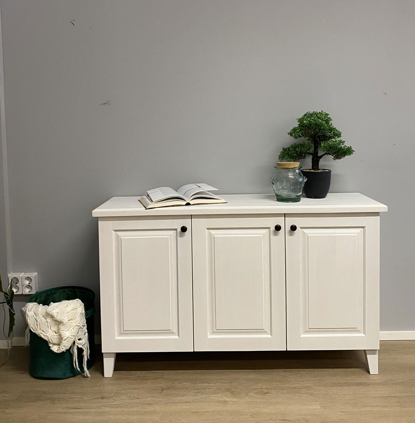 Kaappi (125x36x75) Puuovi