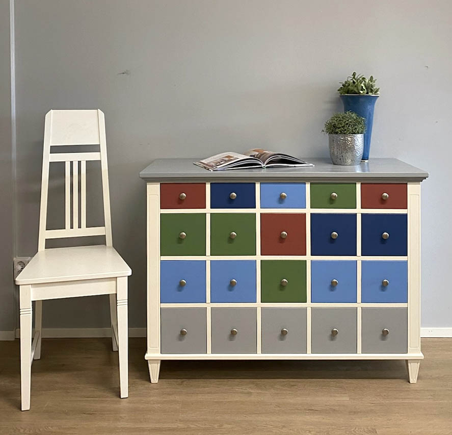 Apteekkarin "monilaatikosto"