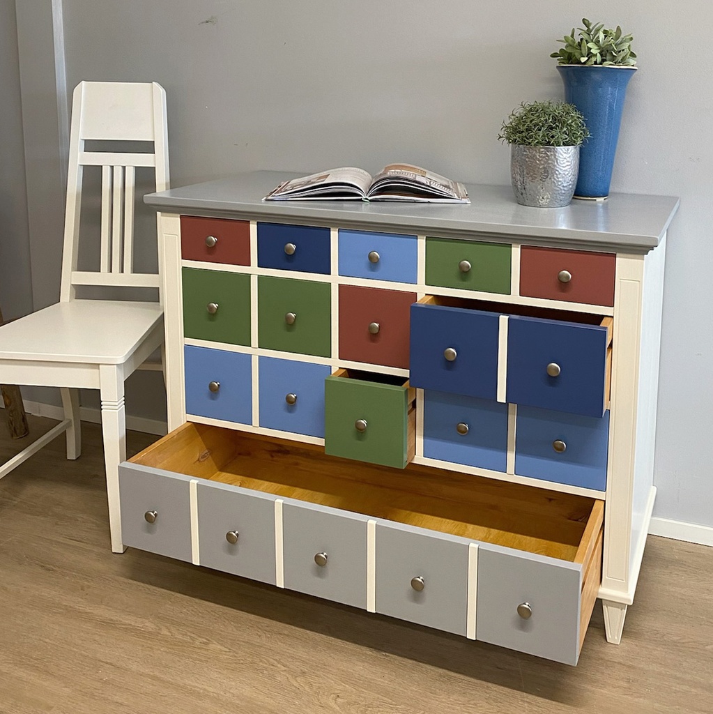 Apteekkarin "monilaatikosto"