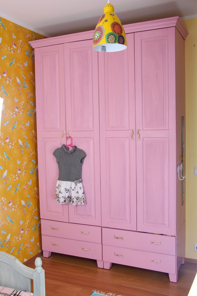 Korkea vaatekaappi, 150x52x232 cm
