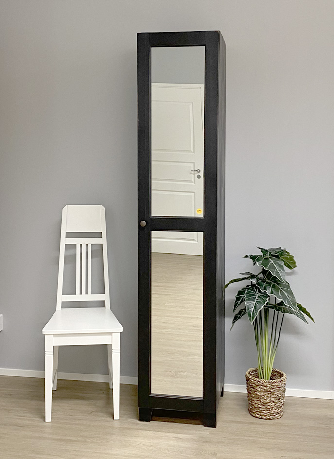 Vaatekaappi peiliovella, musta