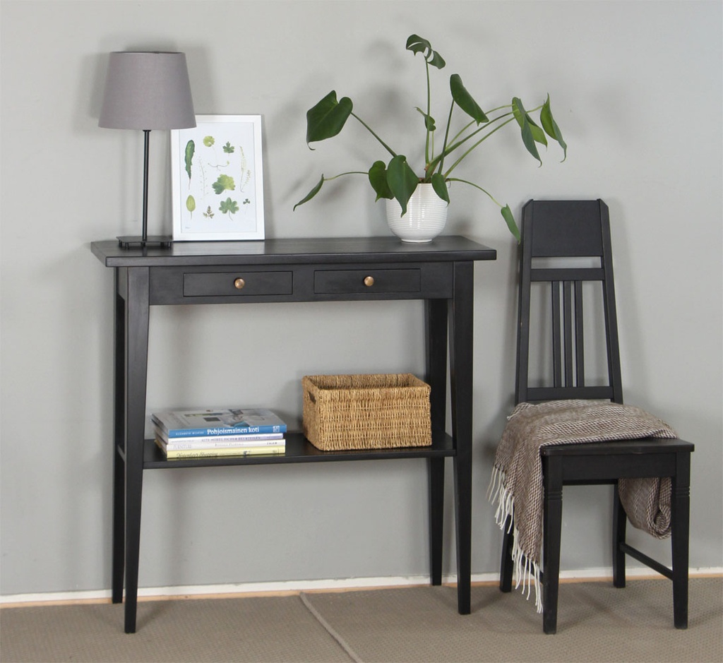 Korkea sivupöytä välitasolla