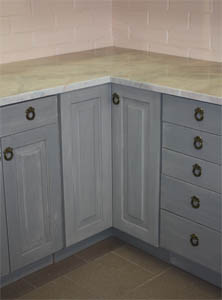 Alakulmakaappi keittiöön