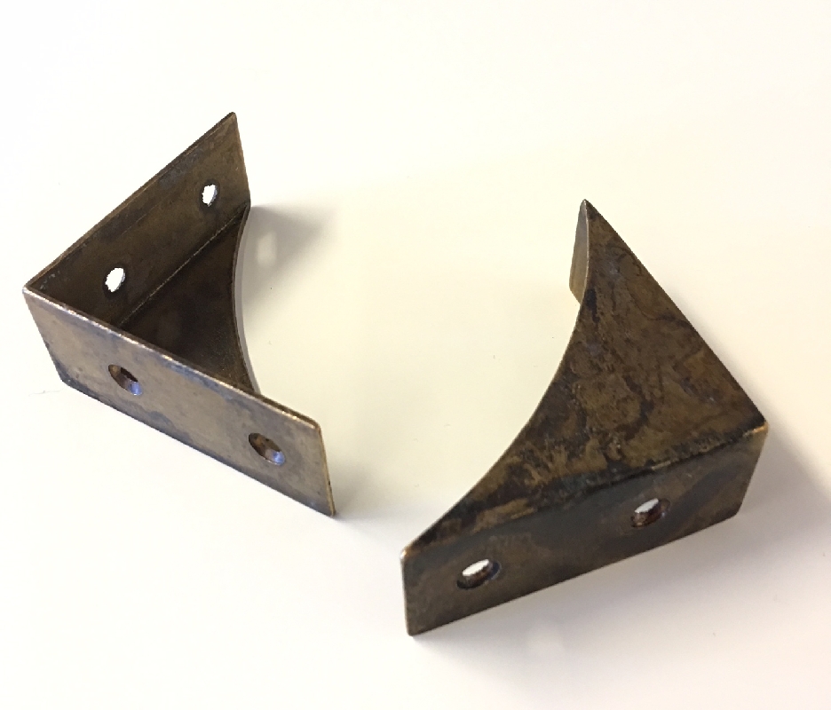 Kalustekulma, antiikkimessinki