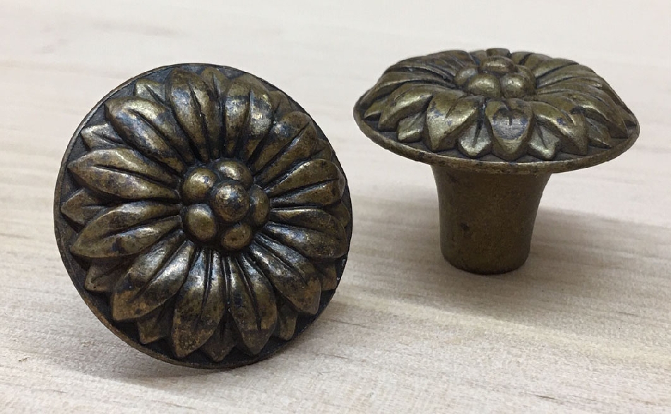 30 mm kukkanuppi, väri: antiikkimessinki