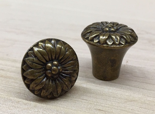 [1809] Pieni kukkanuppi, väri: antiikkimessinki, 20 mm