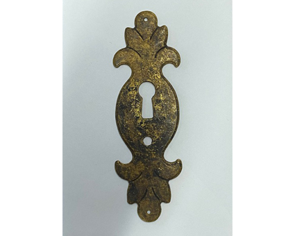 Rokokoo-avainkilpi, pysty