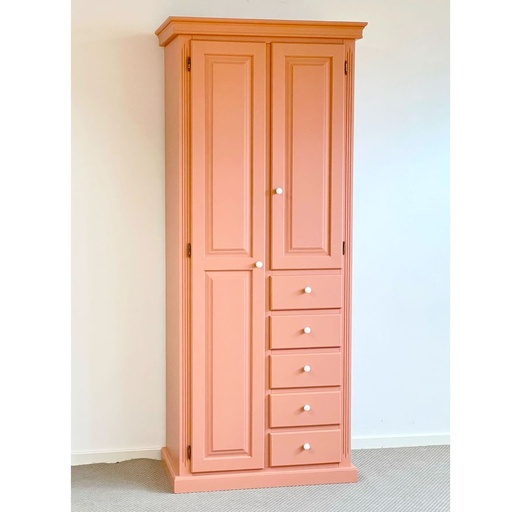 [2506] Piironkivaatekaappi vaaleanpunainen