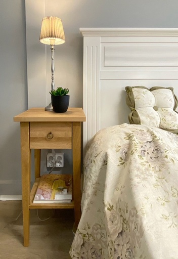 [2588] Lamppupöytä, ruskea